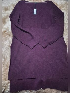 Rebecca Elliot Long Sweater V Neck Split Hem